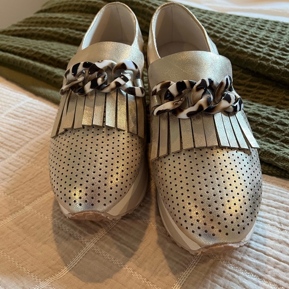 Cute gold platform loafers - Picture 1 of 4